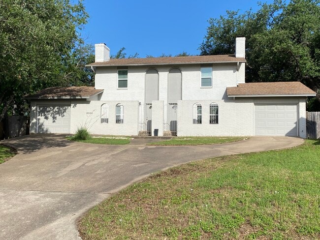 Building Photo - 8000 Sonnet Ave