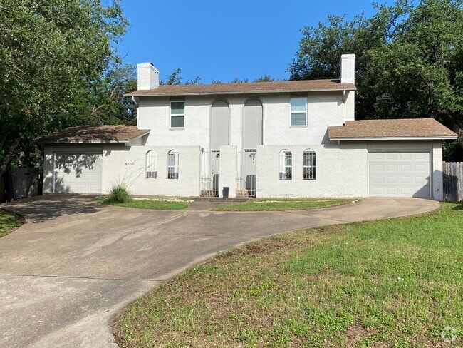 Building Photo - 8000 Sonnet Ave
