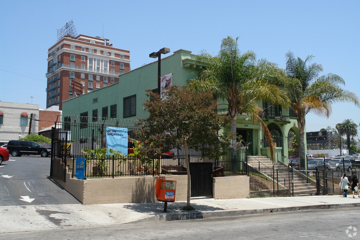 Building Photo - 2879 Sunset Pl