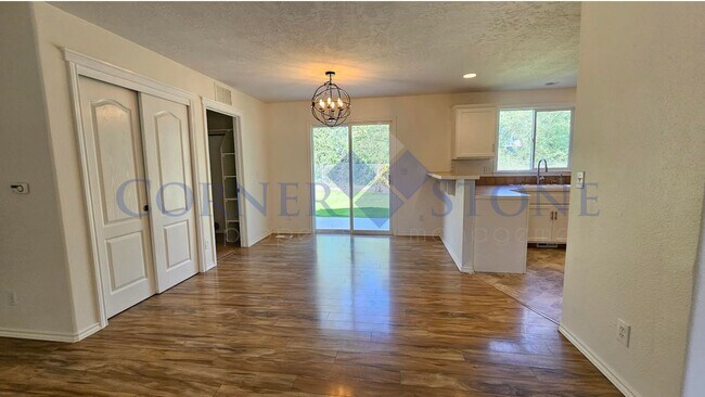 Building Photo - MOVE IN TODAY! Spacious Home In Caldwell!