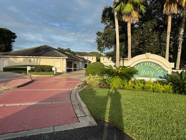 Building Photo - 300 Bermuda Bay Cir