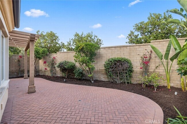 Building Photo - 102 Brindisi