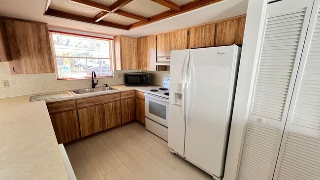 Foto del edificio - 10548 86th Ave N