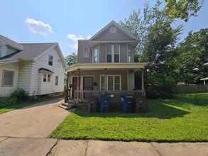 Building Photo - 1565 Jermain Dr