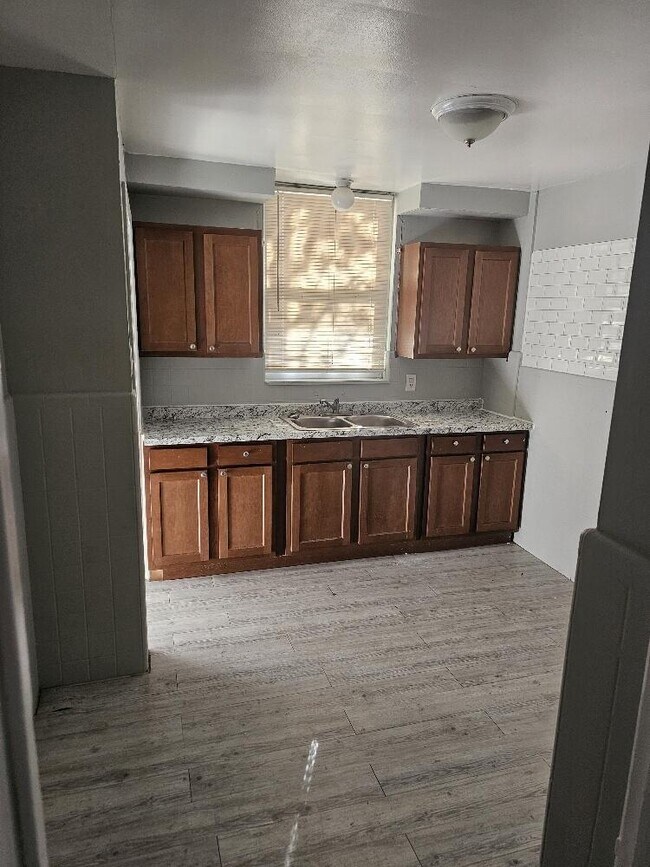 Foto del edificio - 5772 Guilford St