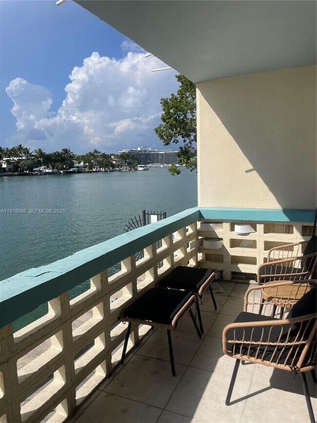 Foto del edificio - 6484 Indian Creek Dr