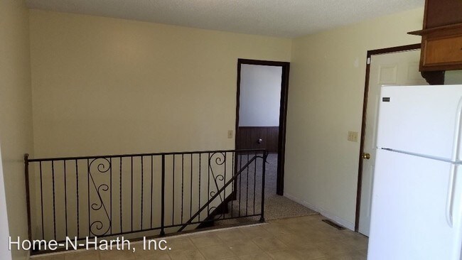 Building Photo - 3130 S Pinecrest St