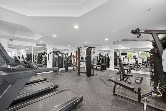 Building Photo - 1801 N Flagler Dr