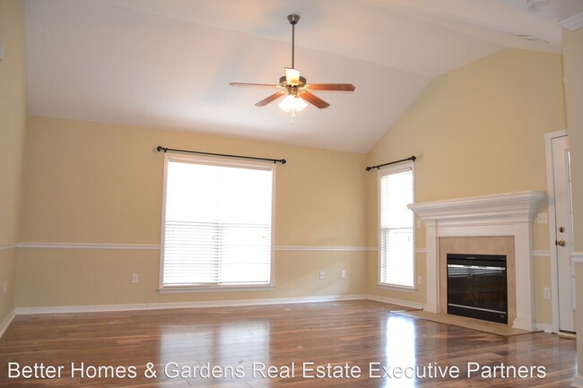Building Photo - 3 br, 2 bath House - 566 Lory Lane