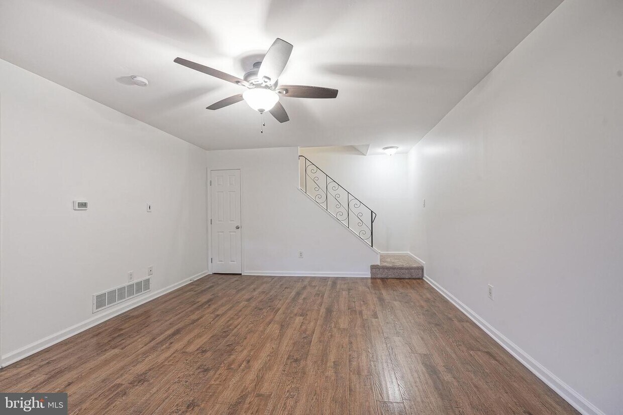 1051 Harbour Dr, Palmyra, NJ 08065 Room for Rent in Palmyra, NJ