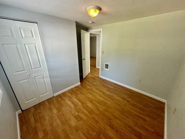 Foto del edificio - 135 NW 32nd Street