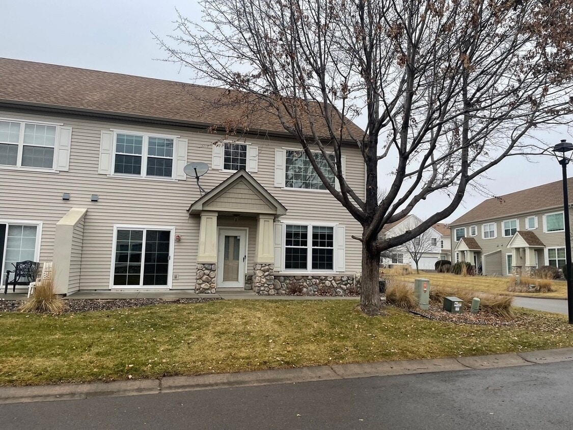 7758 Snap Dragon Dr, Chanhassen, MN 55317 Townhome Rentals in