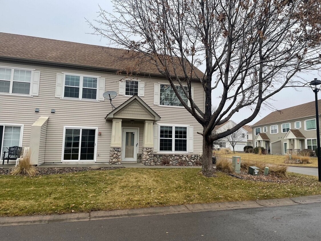 7758 Snap Dragon Dr, Chanhassen, MN 55317 Townhome Rentals in