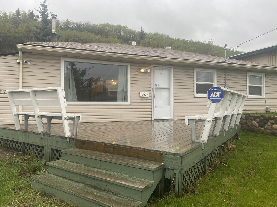 Primary Photo - 8147-8133 33 Ave NW