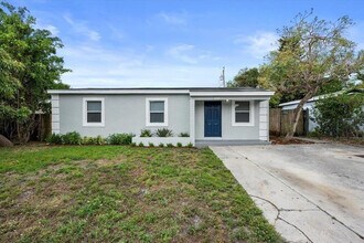 Building Photo - 1209 14th Ct S