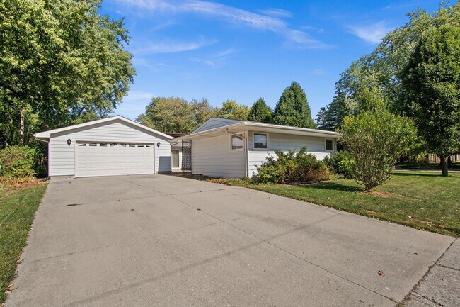 Foto del edificio - 431 Parkside Dr