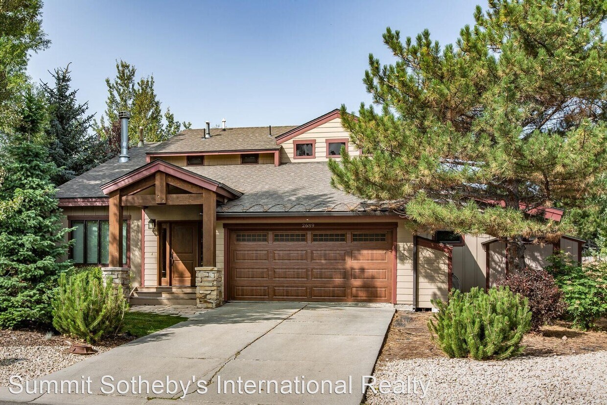 Foto principal - 4 br, 3 bath House - 2689 Holiday Ranch Lo...