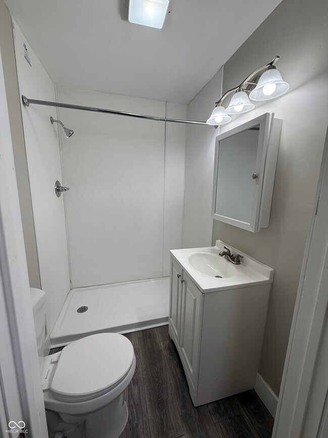 Building Photo - 1341 N Gale St