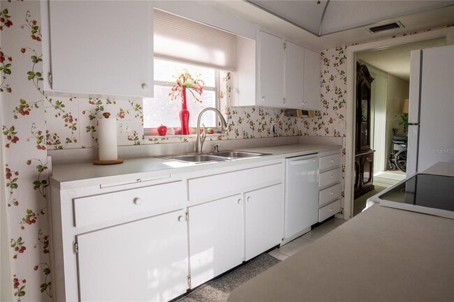 Building Photo - 2630 Pearce Dr