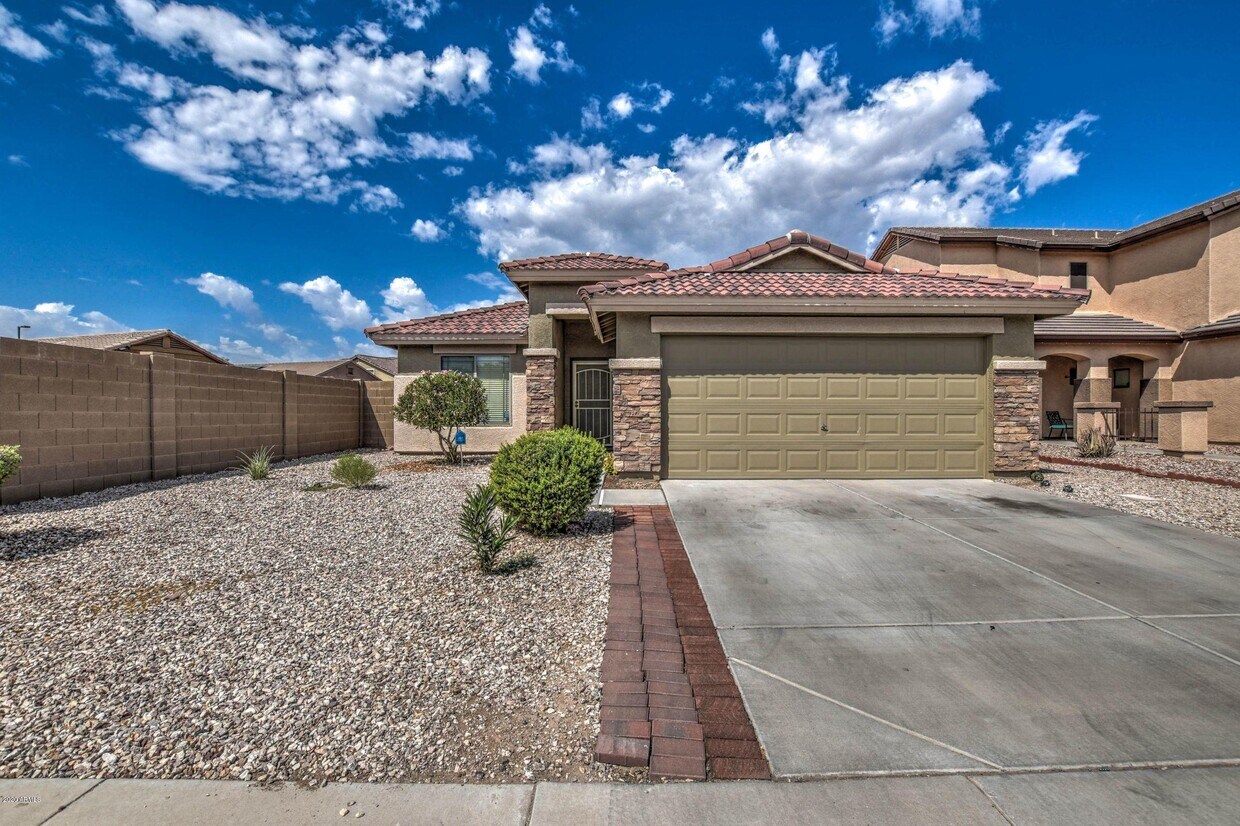 2070 S 216th Ln, Buckeye, AZ 85326 House Rental in Buckeye, AZ