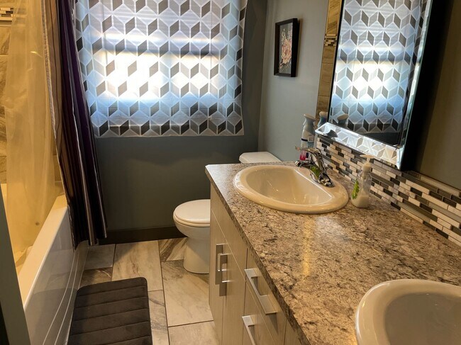 Photo du bâtiment - 3 Bed 1 Bath Unit in Ponoka, AB