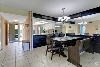 Building Photo - 131 Cypress Way E