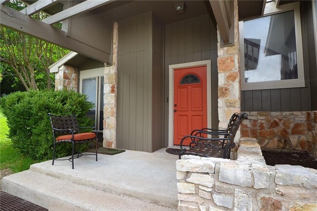 Foto del edificio - 5311 Doe Valley Ln