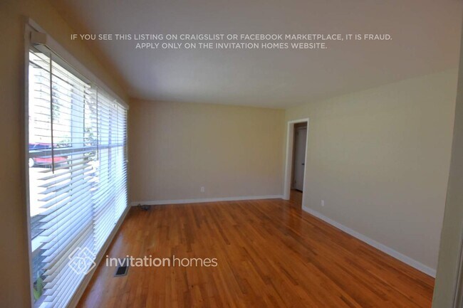 Building Photo - 216 Austin Ave NE