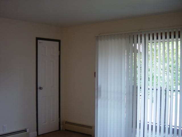 living room - 1518 E Longview Dr