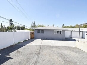 Building Photo - 824 Arcadia Pl