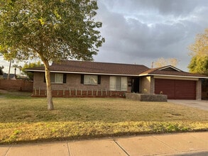 Building Photo - 531 E Laguna Dr