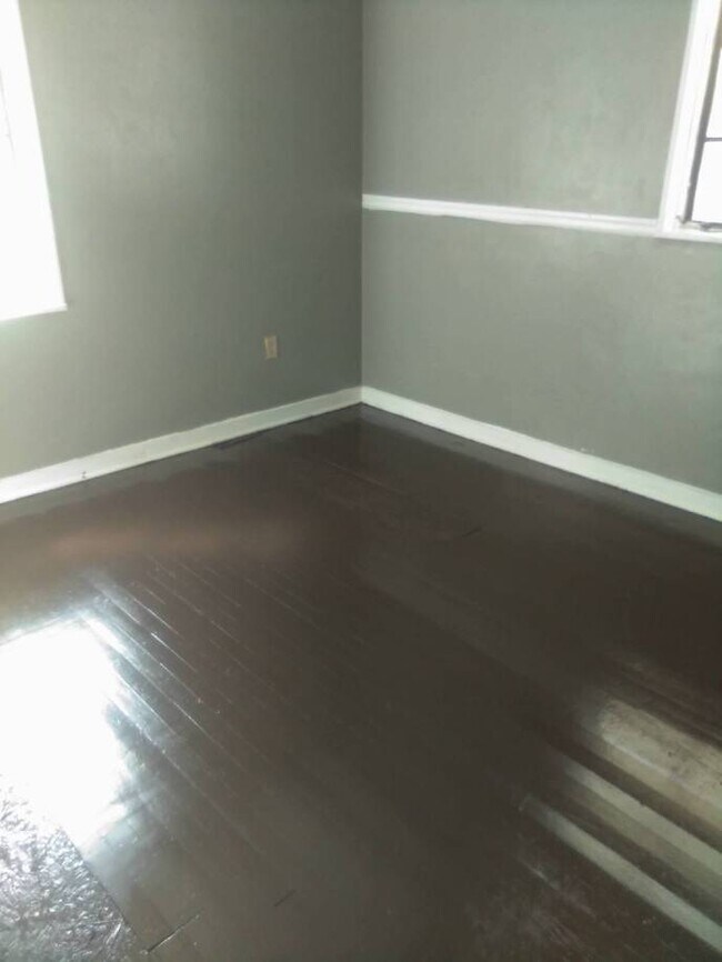 Foto del edificio - 2976 Woodside Dr