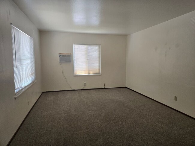 Building Photo - 518 Carpenter St