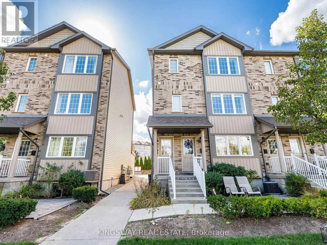 Photo principale - 15-275 OLD HURON Rd