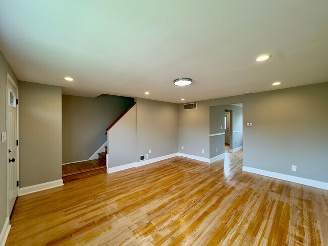 Foto del edificio - Charming 3 Bedroom/2 Bathroom Townhome in Dundalk, MD!