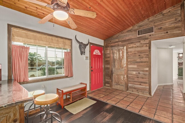 Foto del edificio - 3730 E Kings Ave