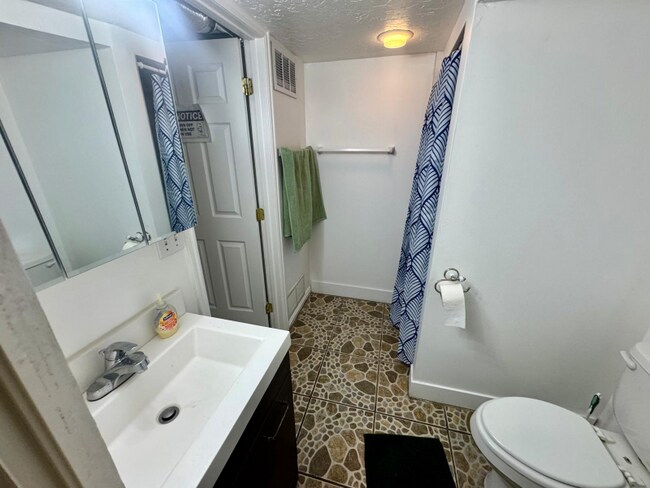 Foto del edificio - 1509 S Foothill Dr