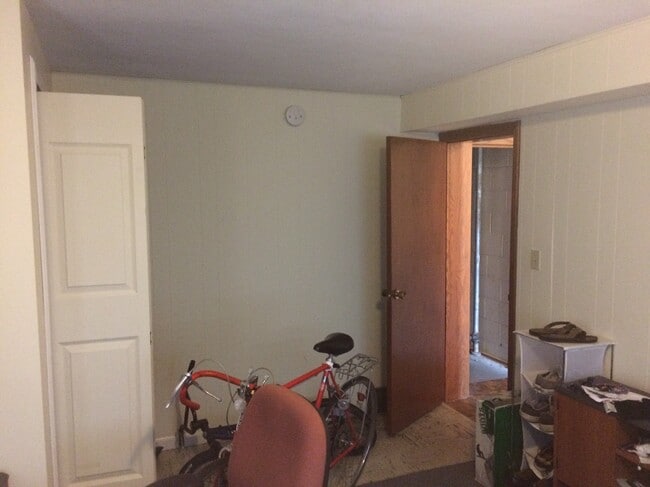Floor 1 bedroom - 3522 Holmes Ave