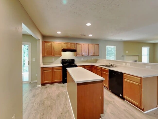Building Photo - 4539 Parkway Cir