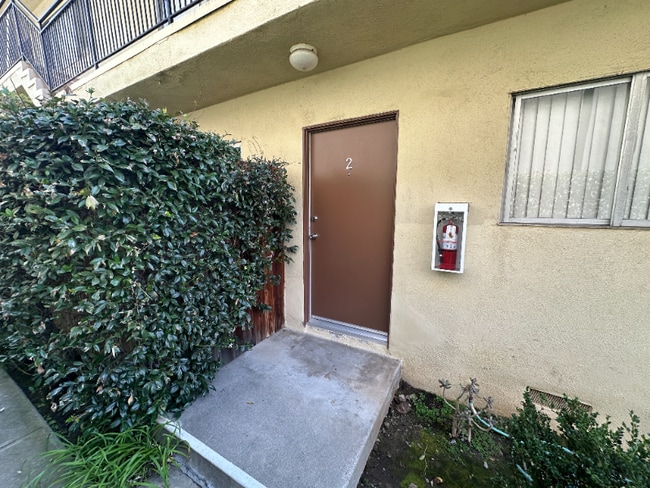 Building Photo - 1262 Granville Ave