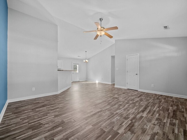 Building Photo - Welcome to Woodbury Farm!