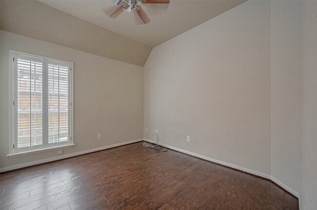 Foto del edificio - 8814 Fairbloom Ln