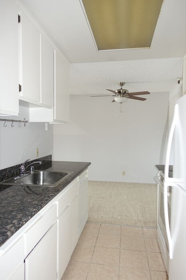 Foto del edificio - Great location near San Antonio Center shopping, convenient commute, Los Altos Schools