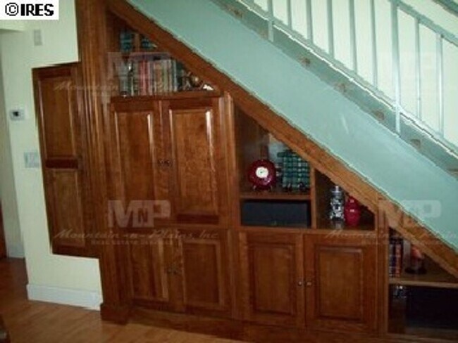 Foto del edificio - 409 Mason Ct