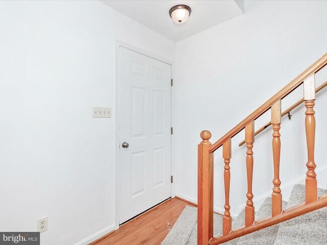 Foto del edificio - 1552 Crest View Ave