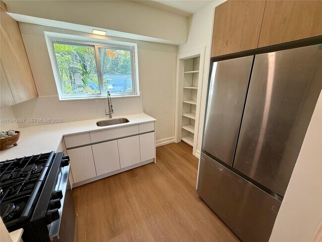 Foto del edificio - 1535 West Ave