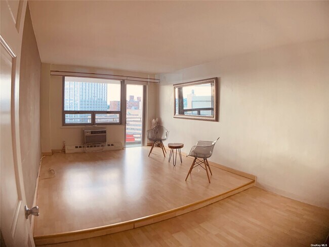 Foto del edificio - 61-25-61-97 97th St