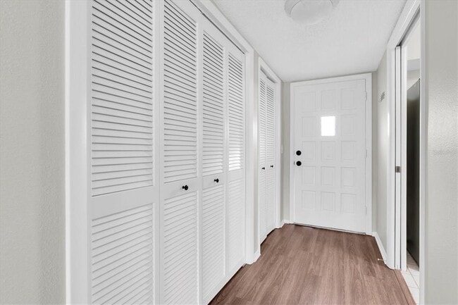 Building Photo - 2417 Persian Dr