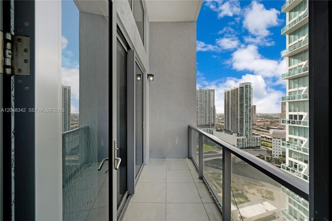 Foto del edificio - 31 SE 6th St