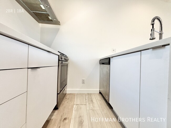 Building Photo - 5732 Aldama St